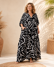 Boho Kaftan Kleid aus Rayon – Schwarz Weiß Tribal Waves