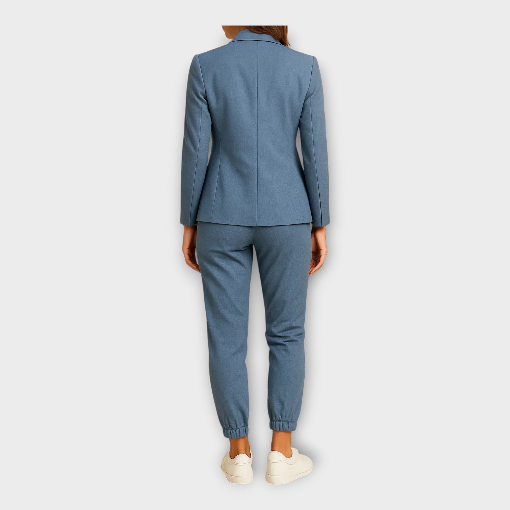 Damenanzug mit Jacke und Jogginghose