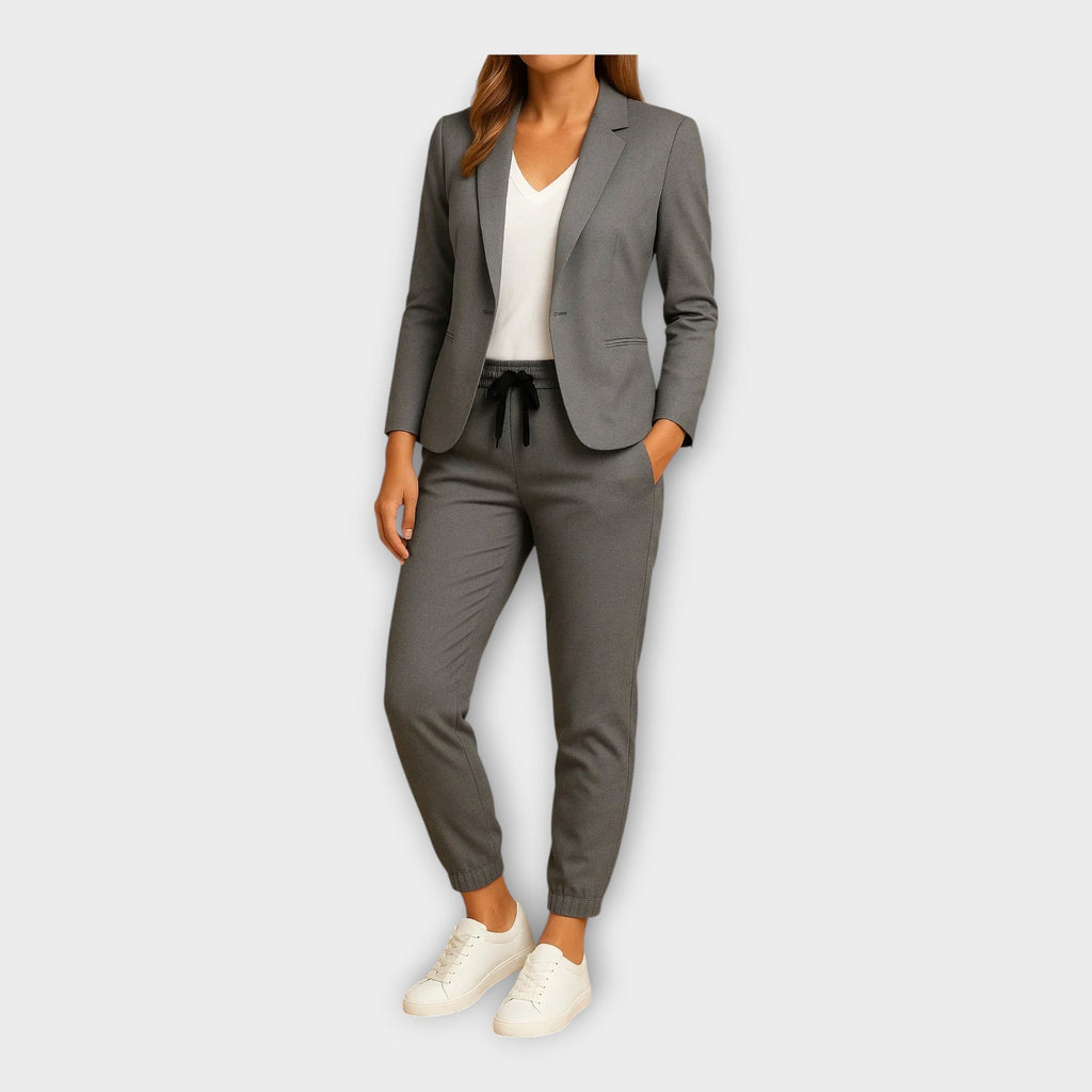 Damenanzug mit Jacke und Jogginghose