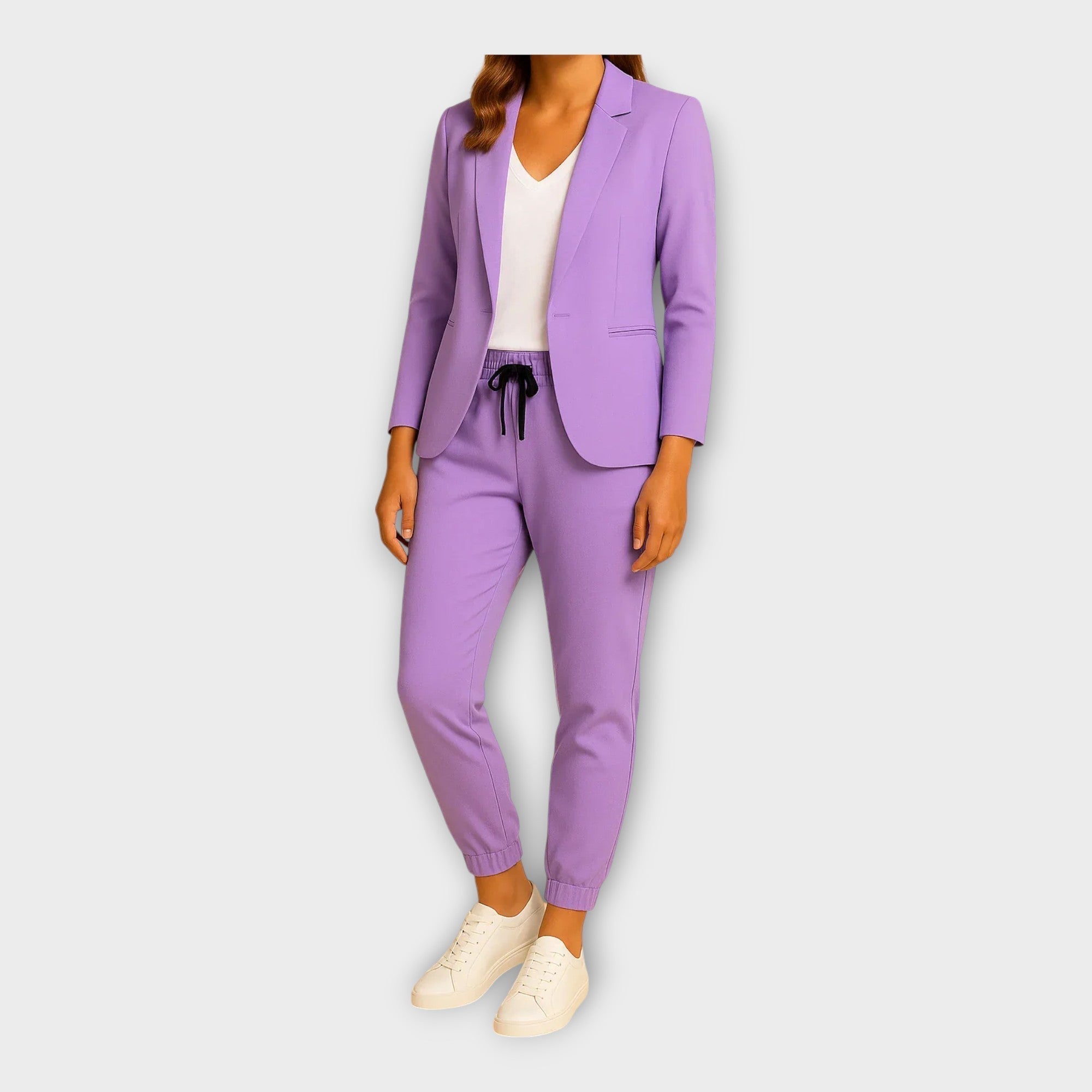 Damenanzug mit Jacke und Jogginghose
