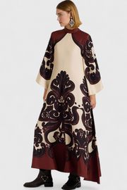 Maritza – Maxikleid für Damen mit hohem Kragen und Wasserfallärmeln – Ansicht 6