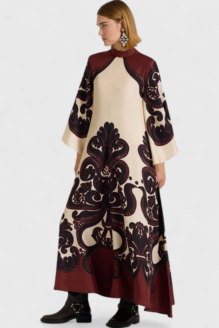 Maritza – Maxikleid für Damen mit hohem Kragen und Wasserfallärmeln – Ansicht 6