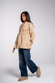 Laura – Leichte beige Damenjacke mit elegantem Fall – Ansicht 7