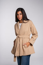 Laura – Leichte beige Damenjacke mit elegantem Fall – Ansicht 11