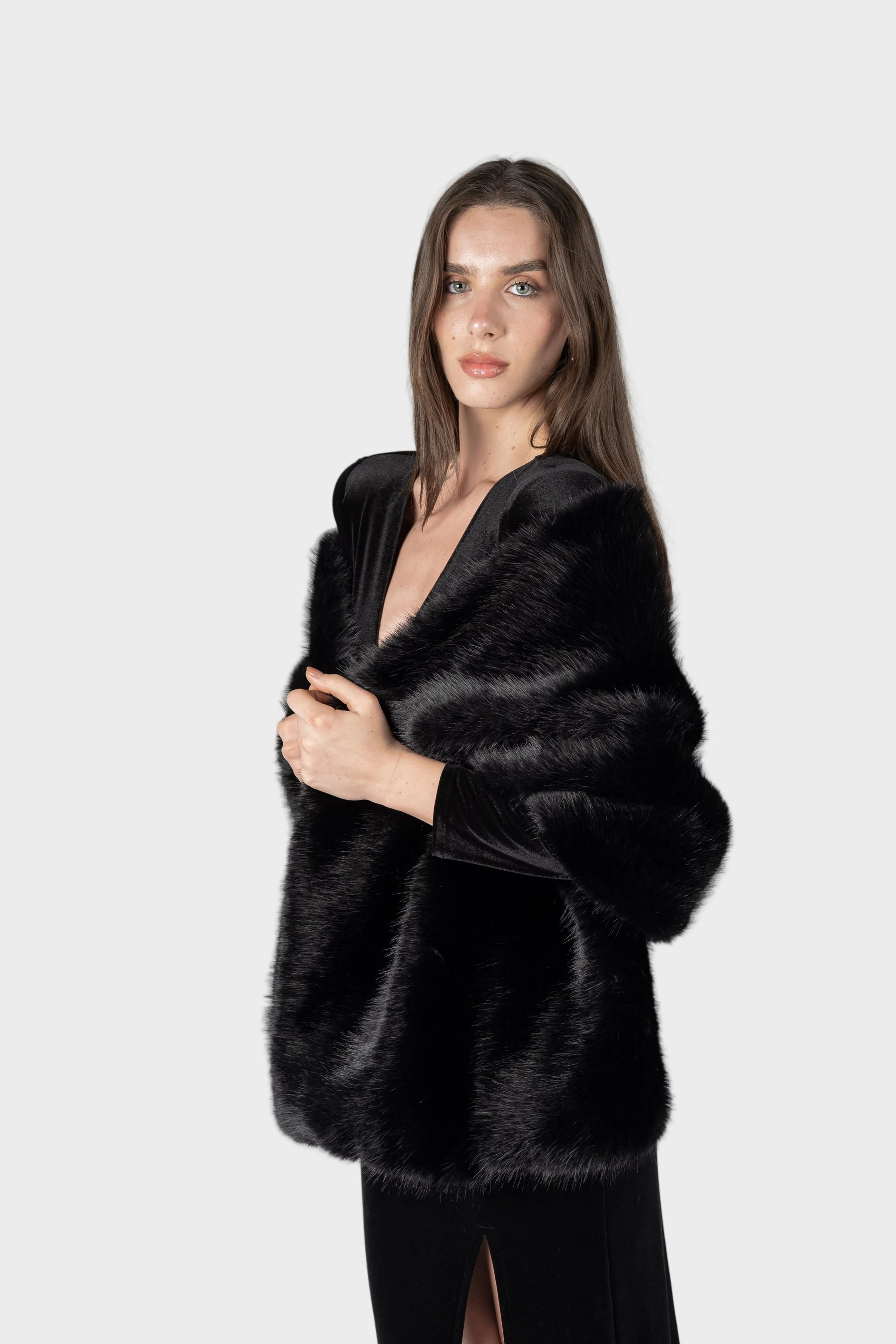 Kayla – Eleganter Kunstpelz-Schal für Damen – Ansicht 5