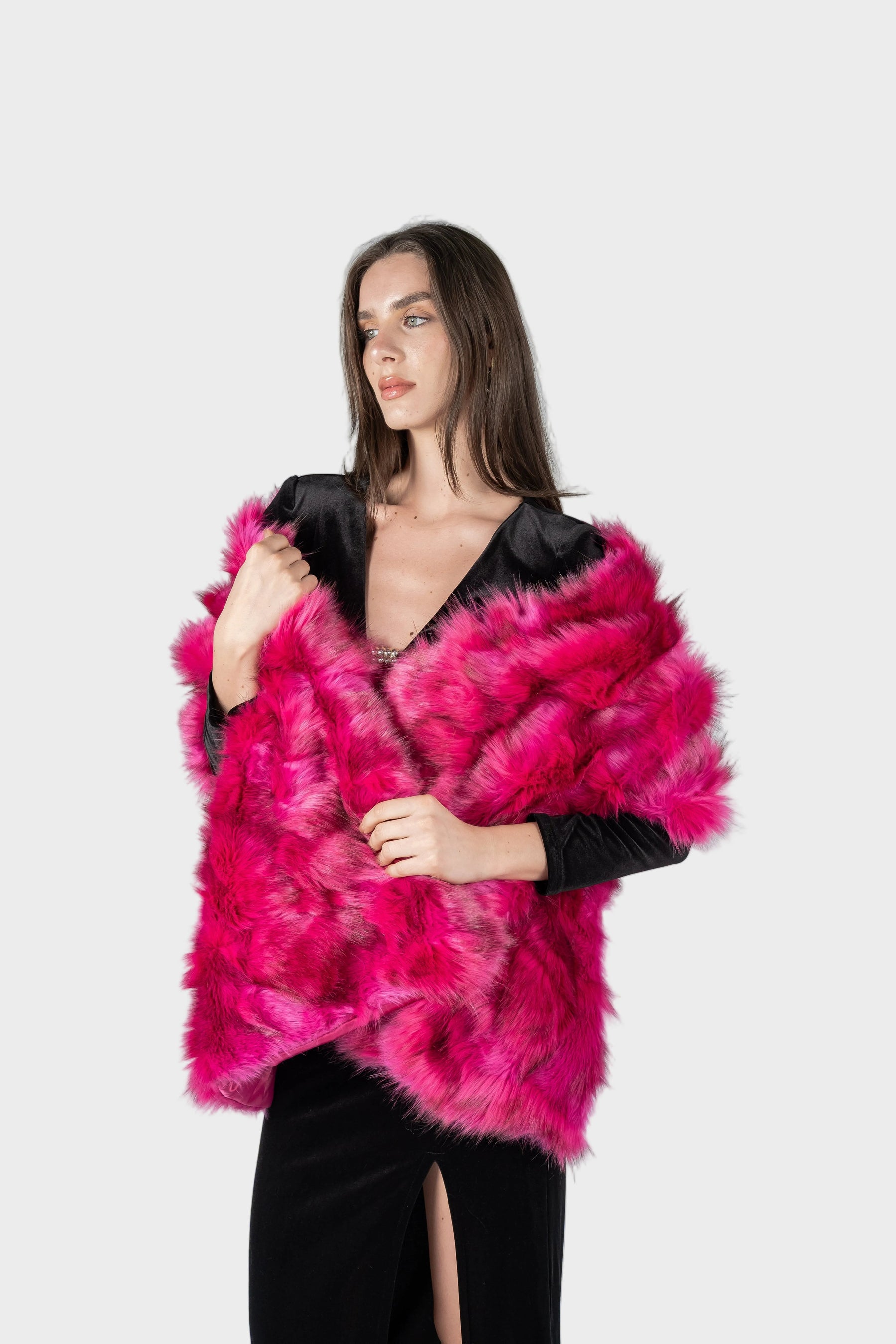 Kayla – Eleganter Kunstpelz-Schal für Damen – Ansicht 3