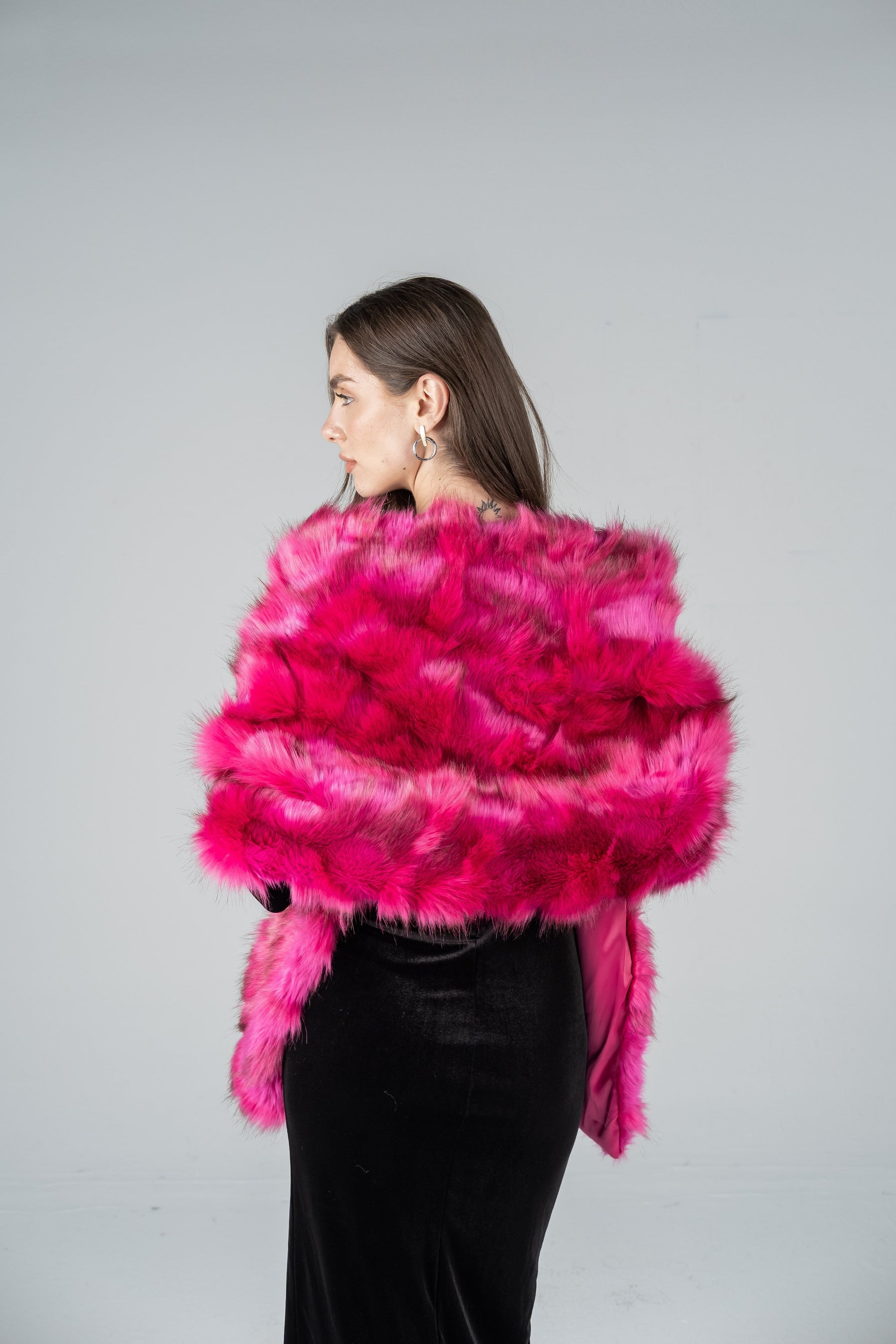 Kayla – Eleganter Kunstpelz-Schal für Damen – Ansicht 10
