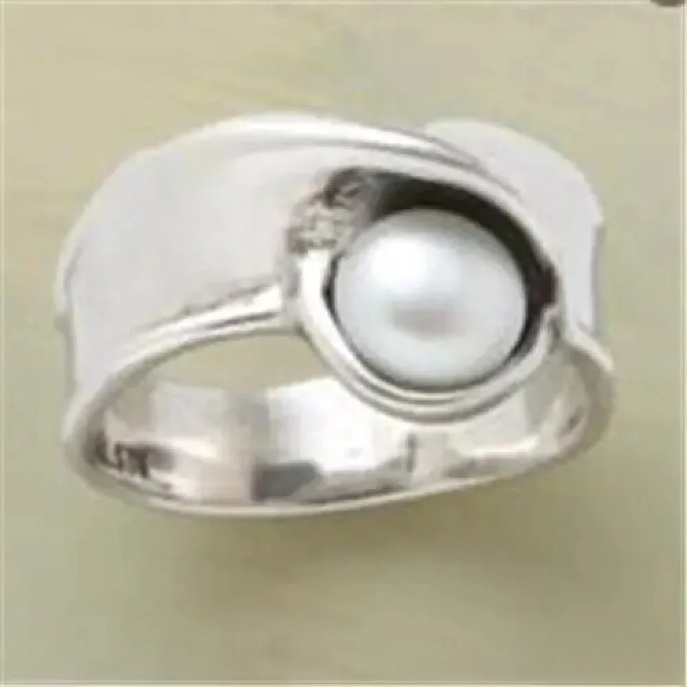 Retro-Ring mit Perlen
