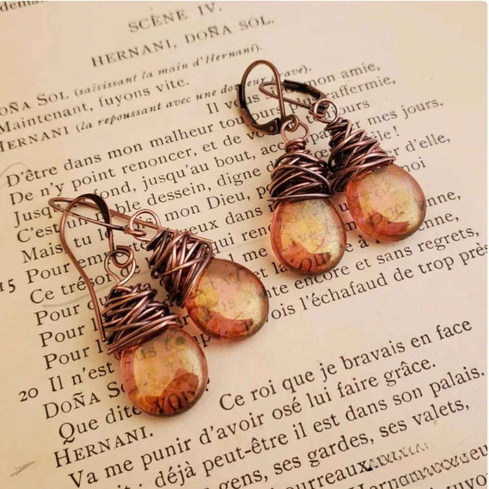 Γυναικεία κρεμαστά σκουλαρίκια boho με λαμπερές λεπτομέρειες