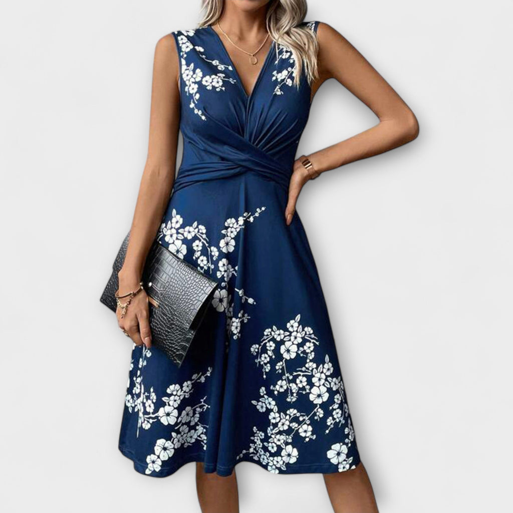Rina – Sommerkleid mit Cut-out an der Taille