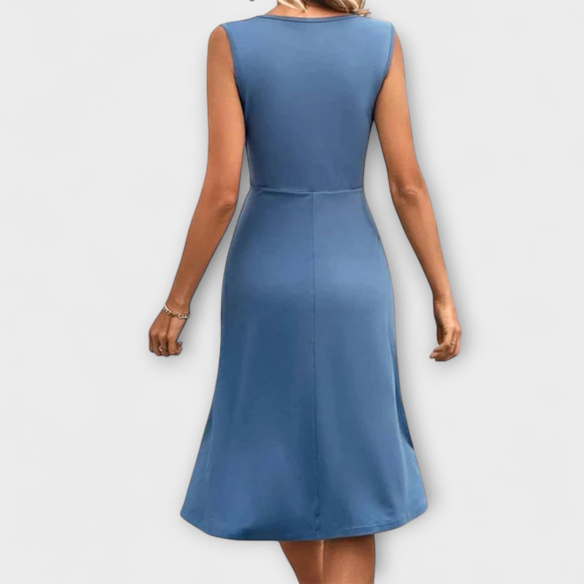 Rina – Sommerkleid mit Cut-out an der Taille