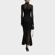 Fern – Schwarzes Spitzenkleid mit Meerjungfrauensaum – Ansicht 2