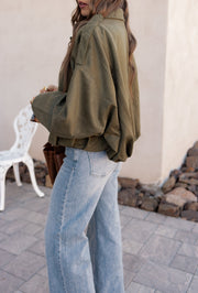 Millie – Schlichte Oversize-Wildlederjacke für Damen – Ansicht 8