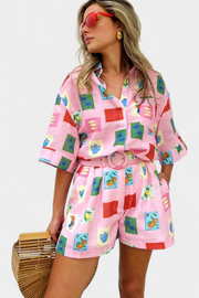 Damen-Set Mariluz mit rosa bedrucktem Hemd und Shorts – Ansicht 3