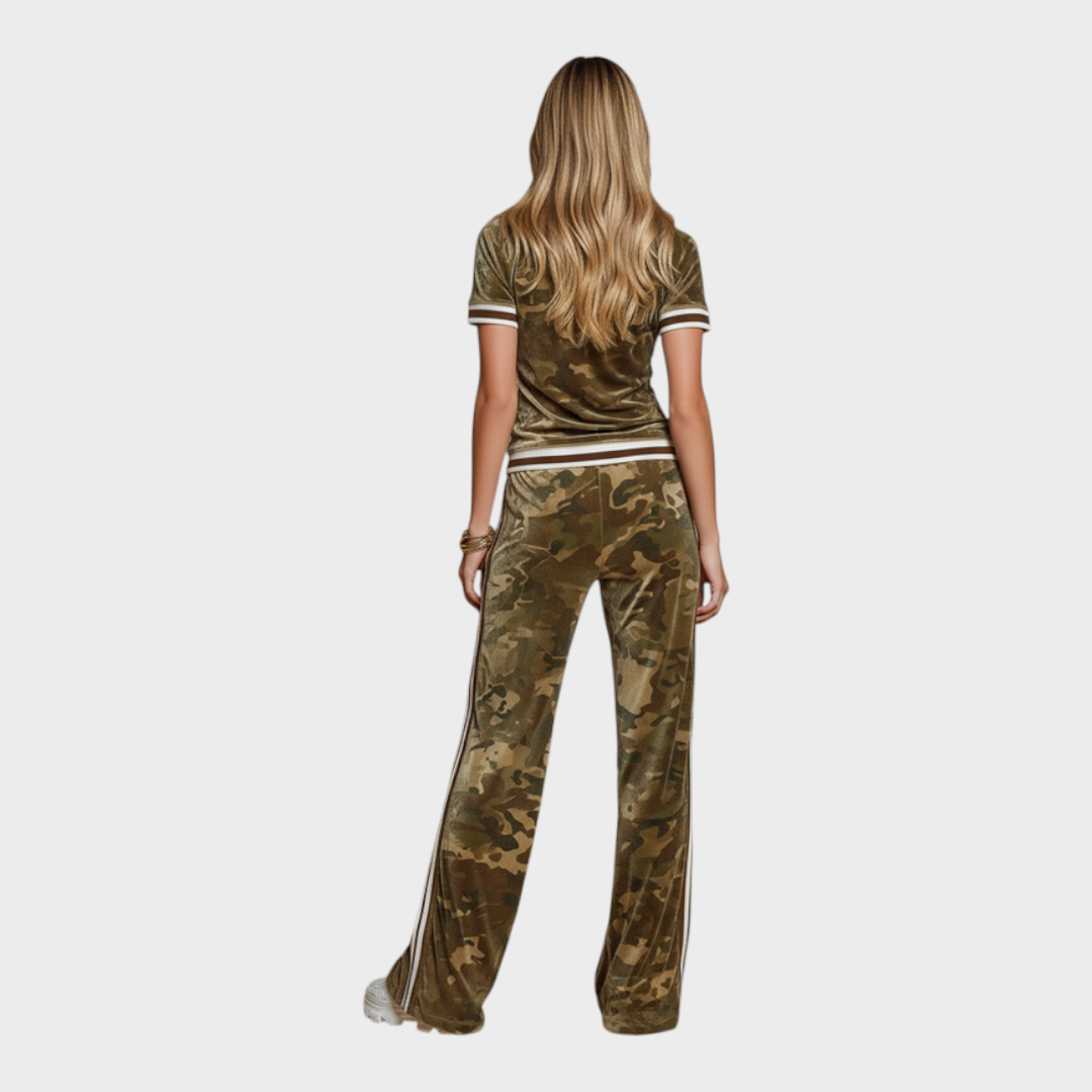 Angelique | Retro-Samt-Top und Hosen-Set mit Farbstrategie und Camouflage-Nähten