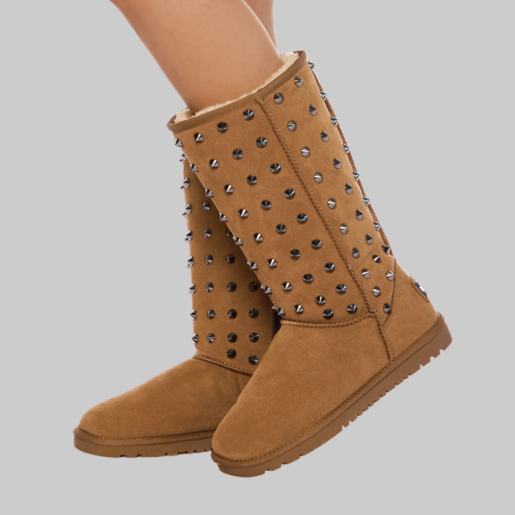 Havoc – Hellbraune Wildlederstiefel für Damen mit Metallnieten