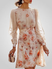 Freia – Elegantes geblümtes Plisseekleid für Damen mit kurzen Ärmeln