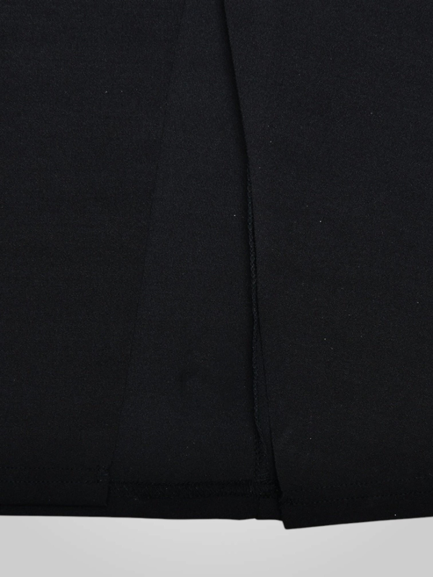 Loravel – Schwarzes Satin-Maxikleid mit Schlitz – Ansicht 7