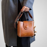 Ouro – Retro-Tasche für Damen mit breitem Schultergurt