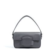 Ismene – Minimalistische Lederschultertasche für Damen mit Faltdeckel – Ansicht 2
