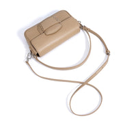 Ismene – Minimalistische Lederschultertasche für Damen mit Faltdeckel – Ansicht 9