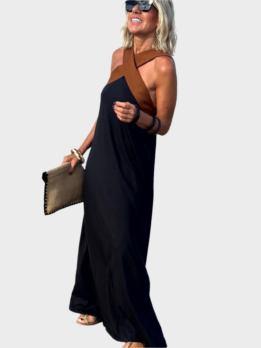 Elegantes Kleid mit offenem Rücken und modernem gekreuztem Ausschnitt
