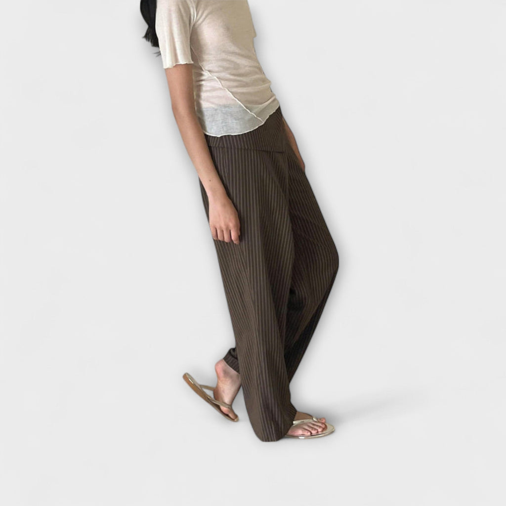 Julia – Gestreifte Faltenhose