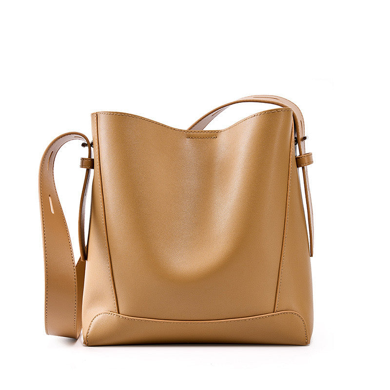 Dorothea – Übergroße Bucket-Schultertasche für Damen aus Leder – Ansicht 5