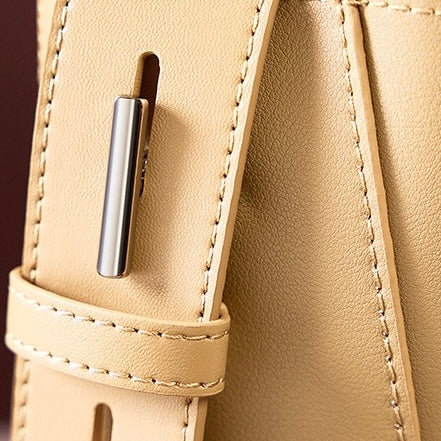 Dorothea – Übergroße Bucket-Schultertasche für Damen aus Leder – Ansicht 15