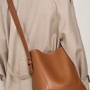 Dorothea – Übergroße Bucket-Schultertasche für Damen aus Leder – Ansicht 4