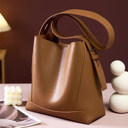 Dorothea – Übergroße Bucket-Schultertasche für Damen aus Leder – Ansicht 19