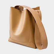 Dorothea – Übergroße Bucket-Schultertasche für Damen aus Leder – Ansicht 23