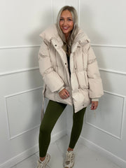 Karyl – Kurze Steppjacke für Damen mit Gürtel und Taschen – Ansicht 10