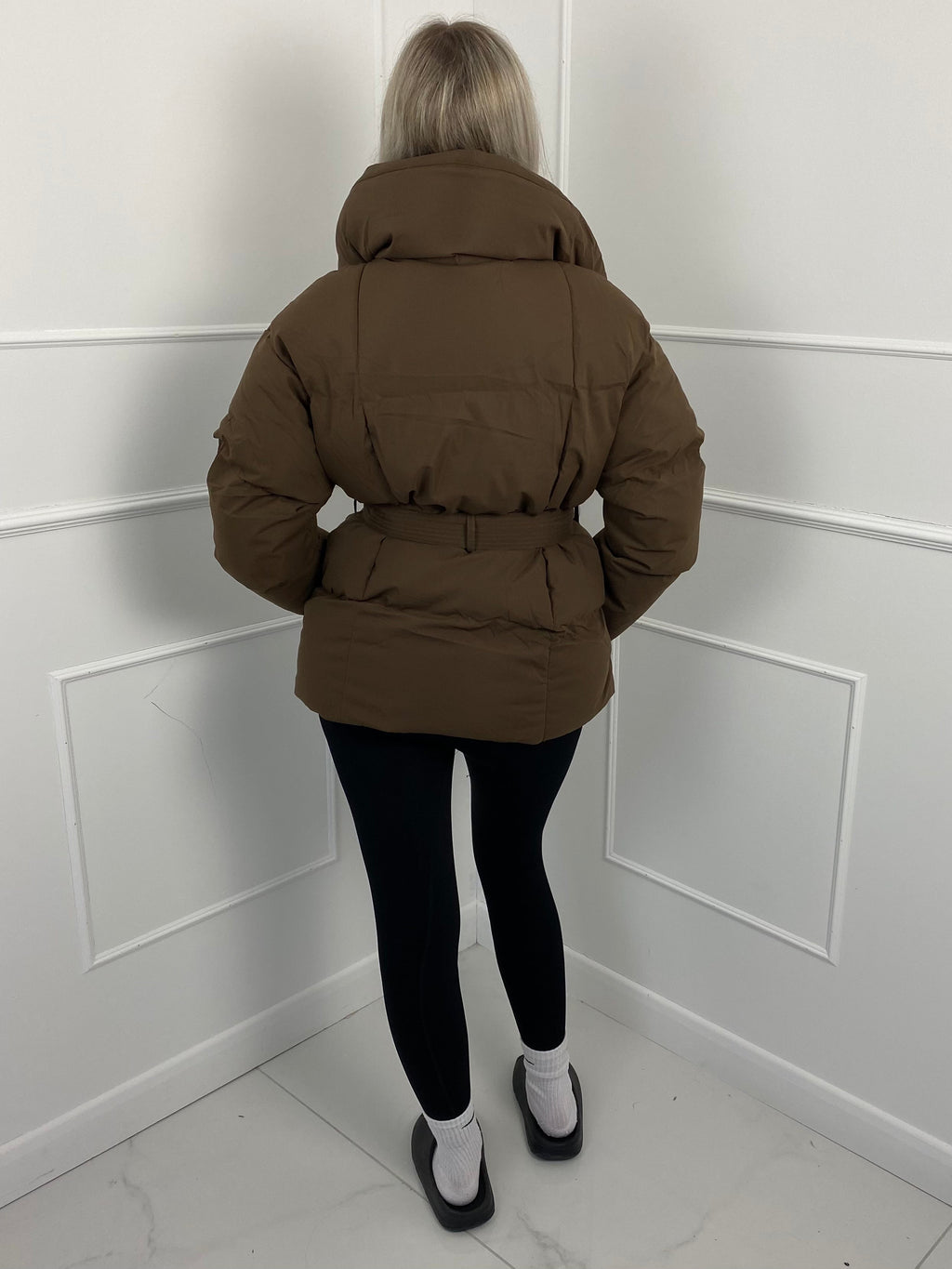 Karyl – Kurze Jacke mit Gürtel und Taschen