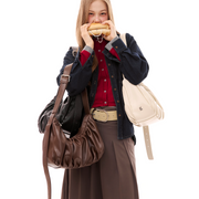 Chara – Croissantförmige Leder-Umhängetasche für Damen – Ansicht 7
