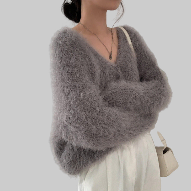 Fleur – Strickjacke für Damen mit tiefem V-Ausschnitt
