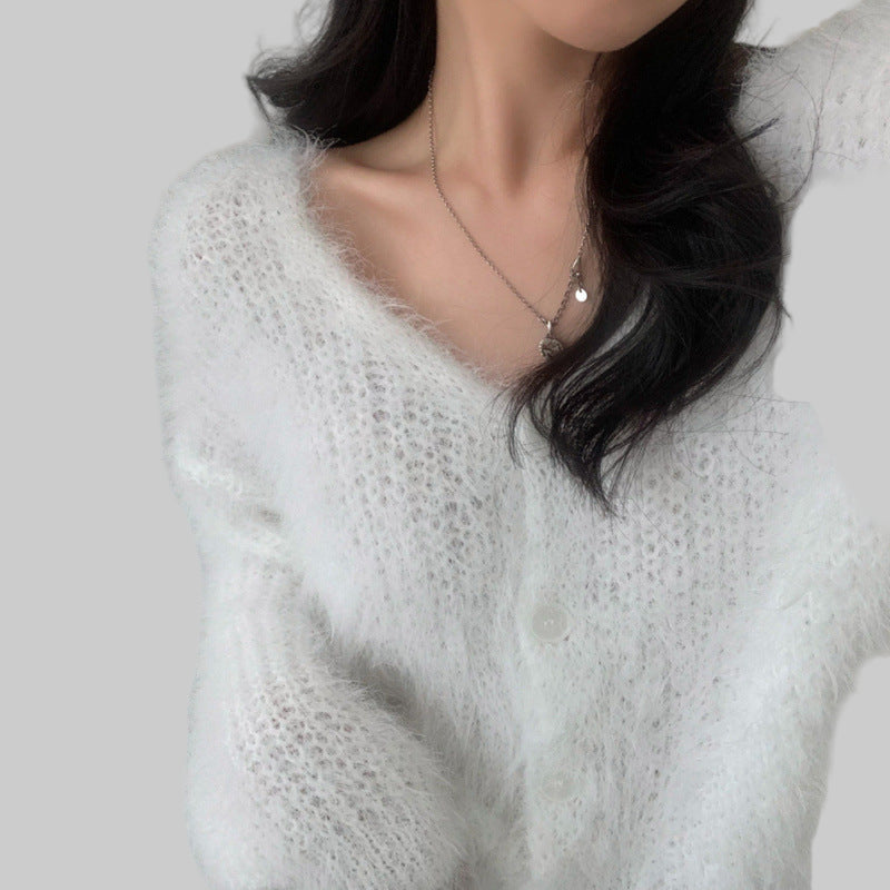 Fleur – Strickjacke für Damen mit tiefem V-Ausschnitt – Ansicht 2