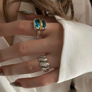 Silberring mit blauem Zirkon