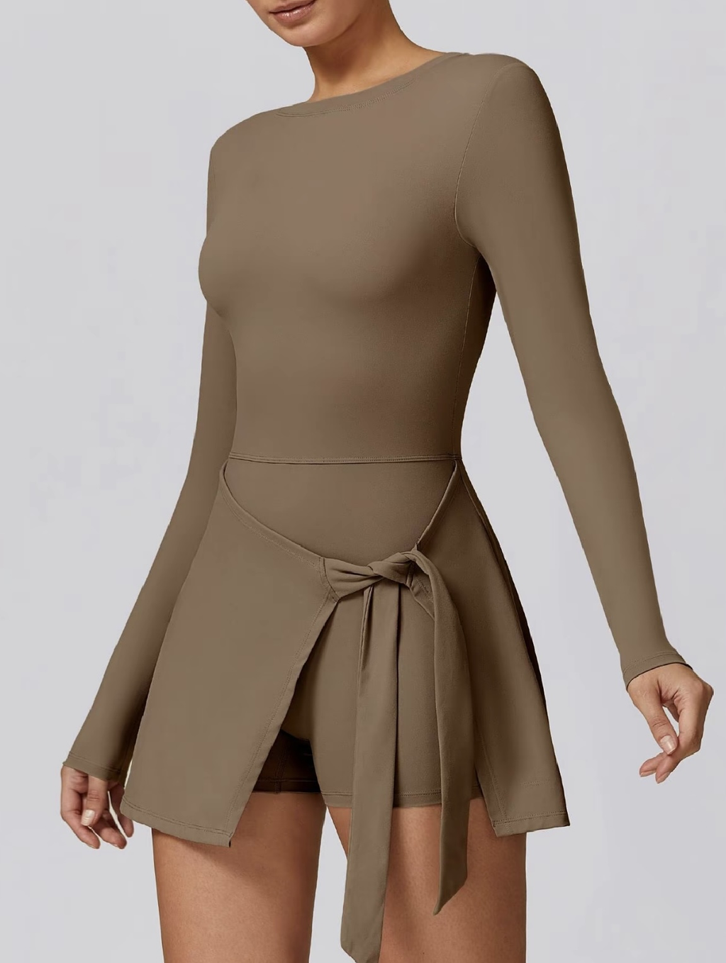 Lemilla™ Tenniskleid mit langen Ärmeln und hohem Kragen