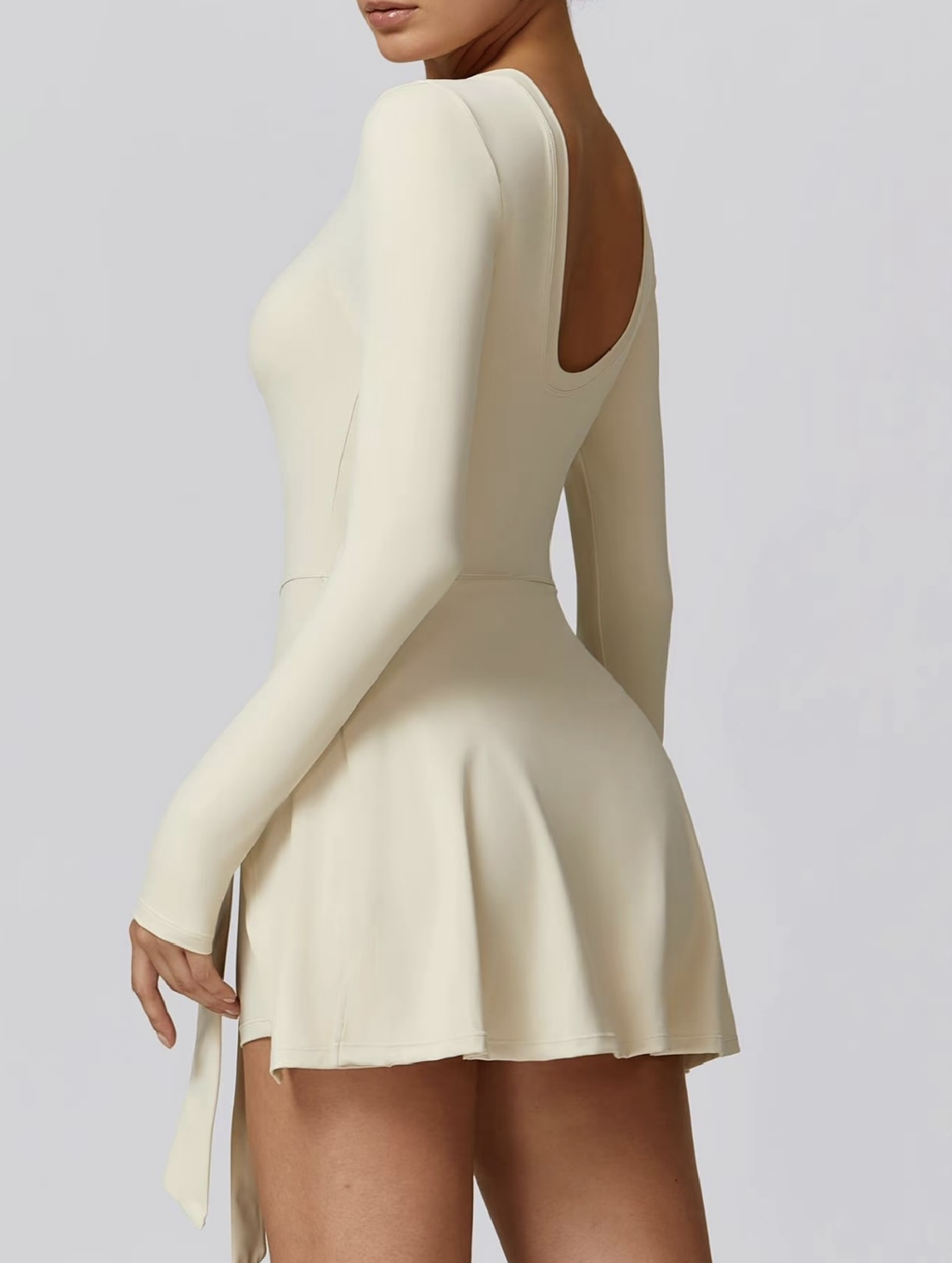 Lemilla™ Tenniskleid mit langen Ärmeln und hohem Kragen
