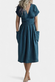 Cressida – Baumwollkleid für Damen mit V-Ausschnitt und Gürtel – Ansicht 4