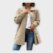 Corinne – Langer Oversize-Mantel für Damen mit Knöpfen – Ansicht 7