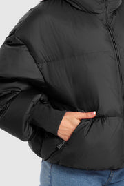 Dela – Kurzer Oversize-Daunenmantel für Damen – Ansicht 18