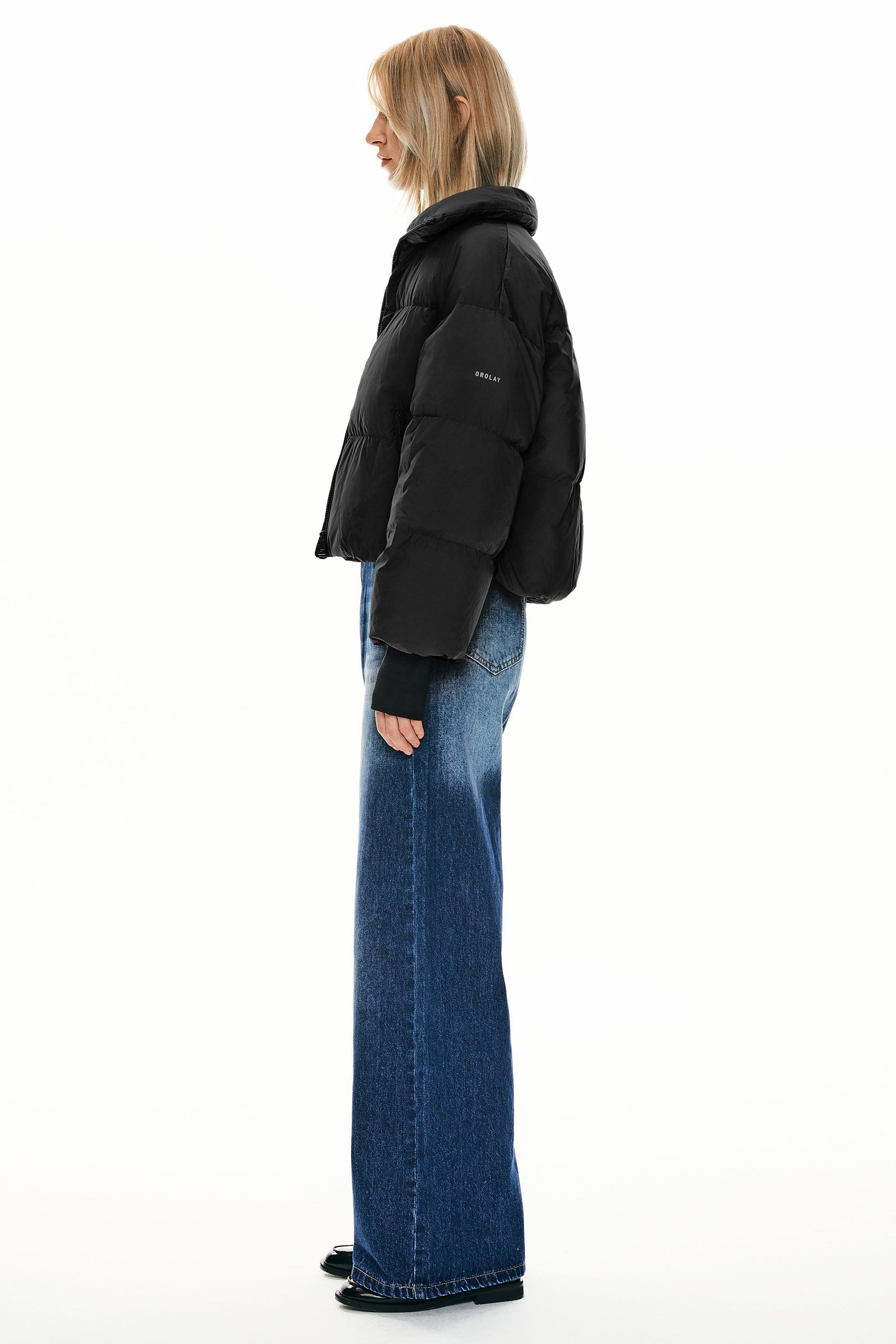 Dela – Kurzer Oversize-Daunenmantel für Damen – Ansicht 12