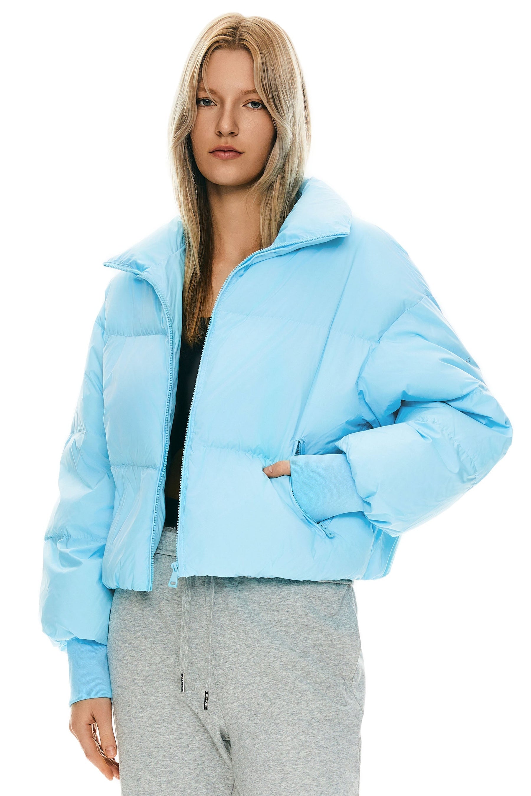 Dela – Kurzer Oversize-Daunenmantel für Damen – Ansicht 69