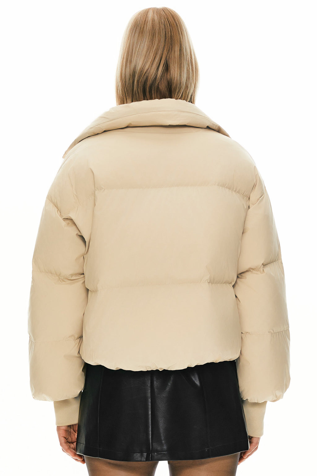 Dela | Klassischer kurzer Oversize-Daunenmantel