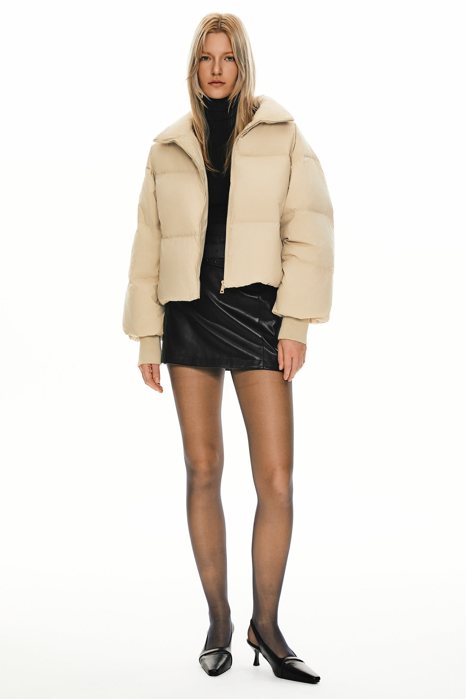 Dela – Kurzer Oversize-Daunenmantel für Damen – Ansicht 41