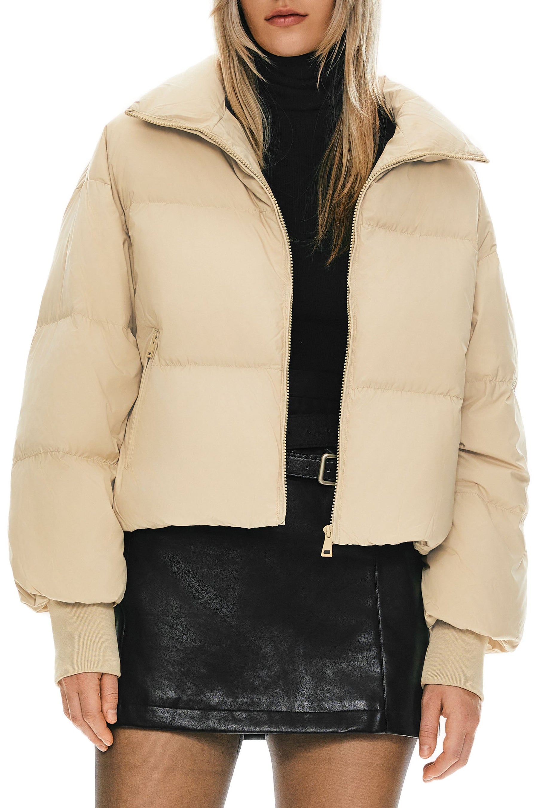 Dela – Kurzer Oversize-Daunenmantel für Damen – Ansicht 48