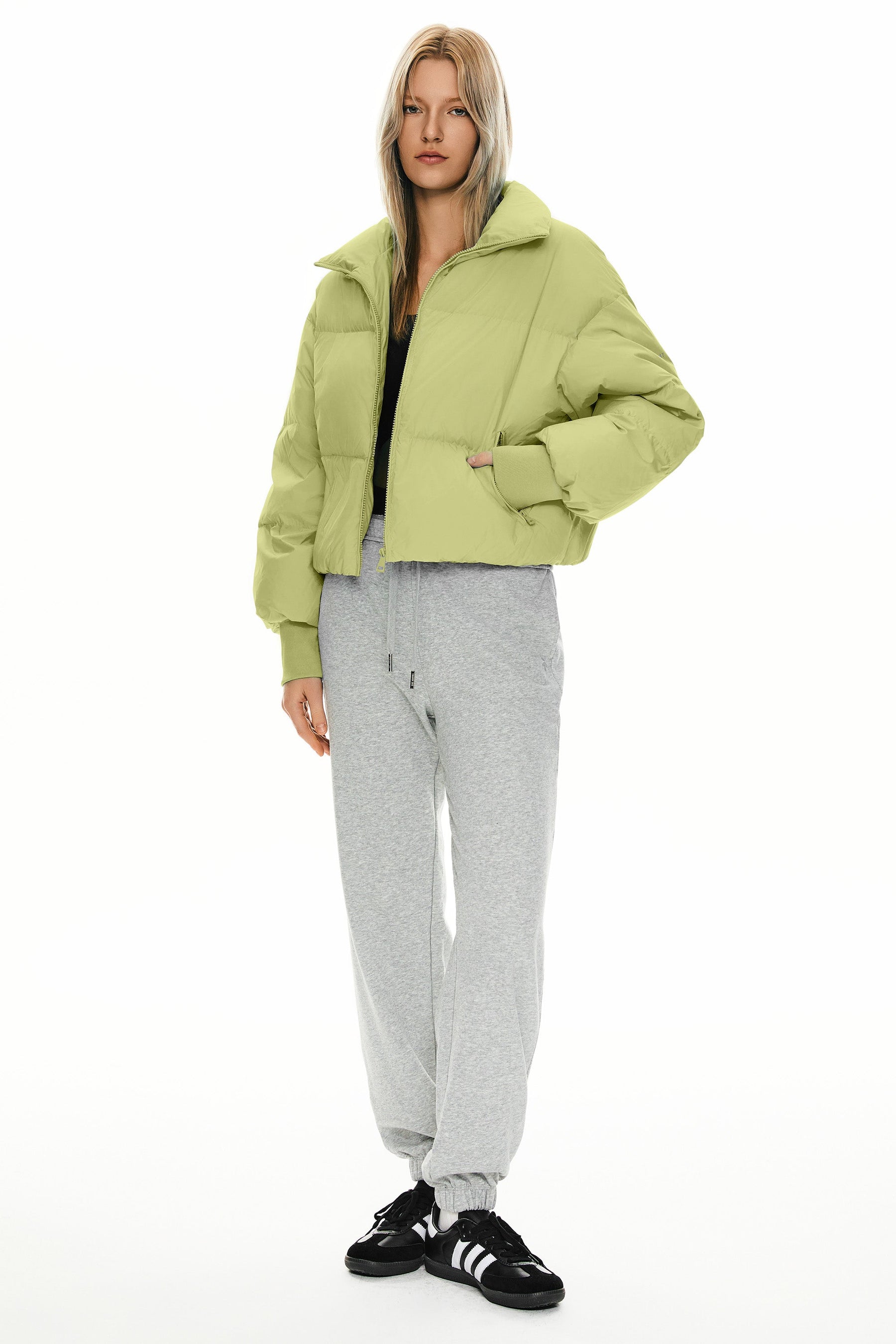 Dela – Kurzer Oversize-Daunenmantel für Damen – Ansicht 50