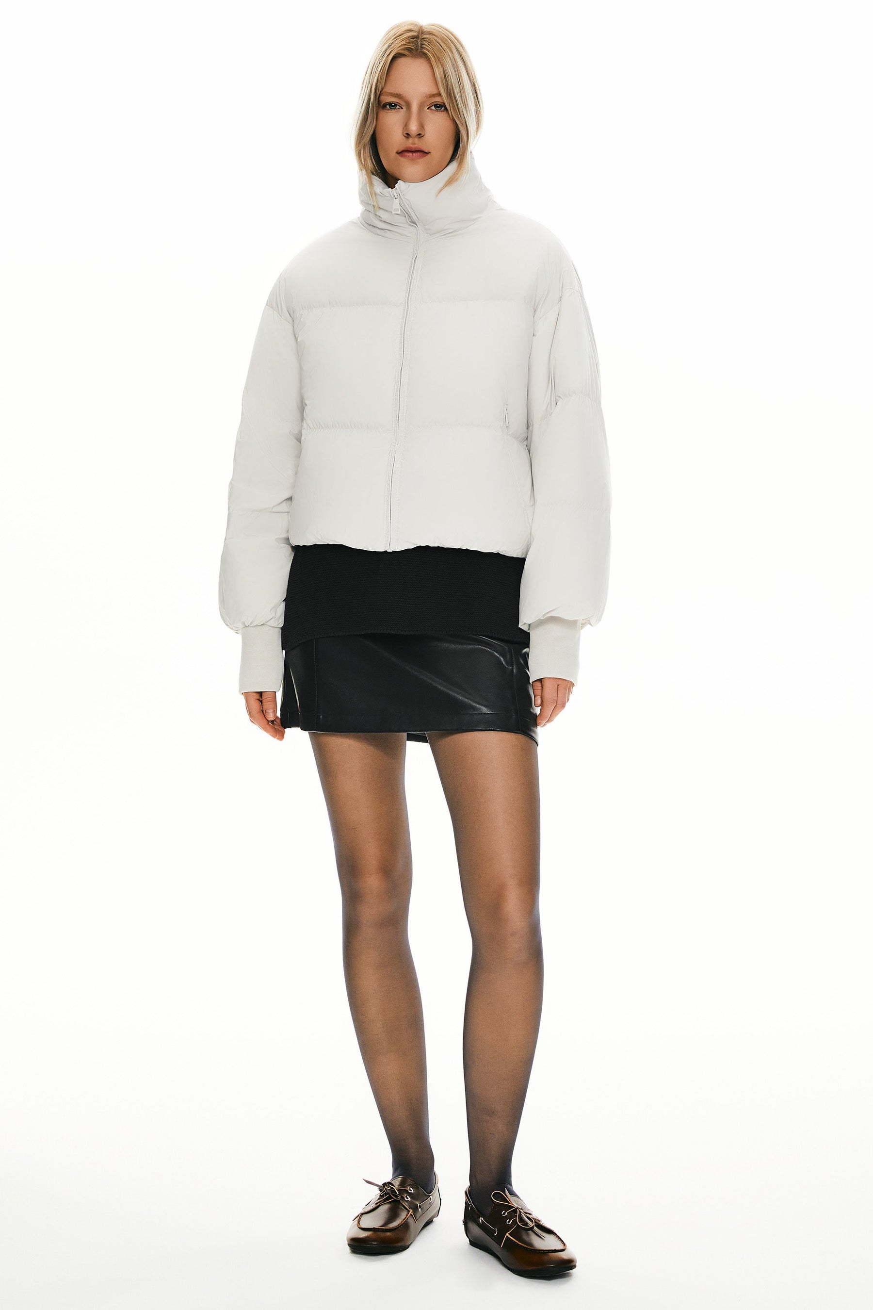Dela – Kurzer Oversize-Daunenmantel für Damen – Ansicht 72